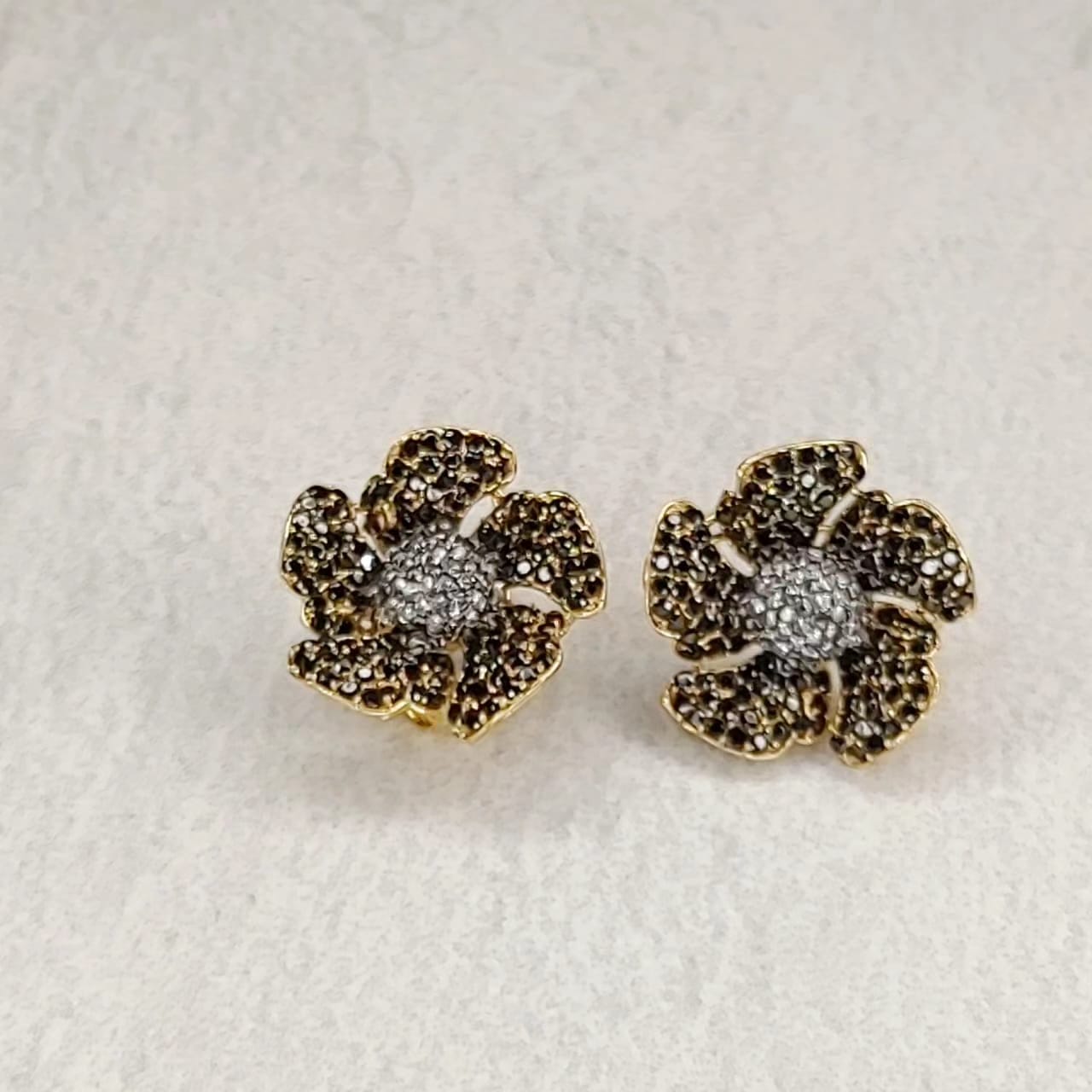 Gold polish studs with original stone/pr-99