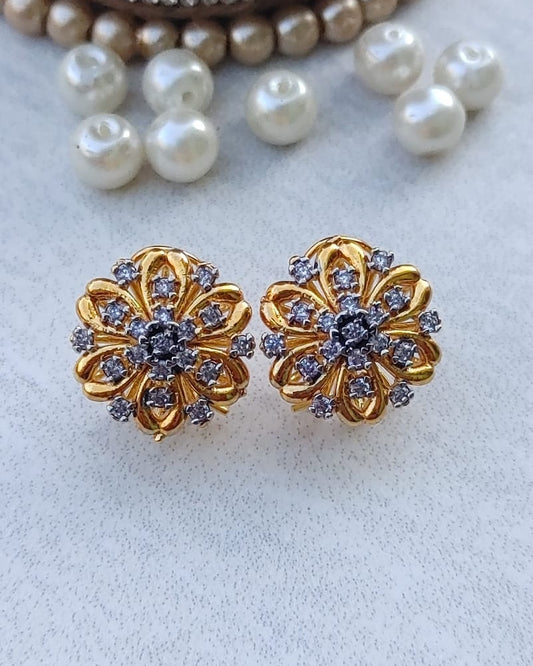 Gold polish Diamond cut studs, with original judao work/cs-56