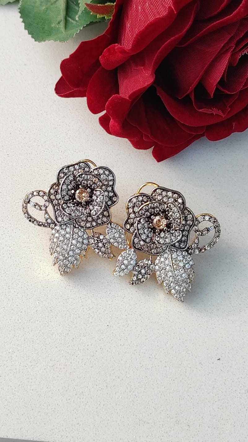 Gold polish diamond cut studs/ip-99